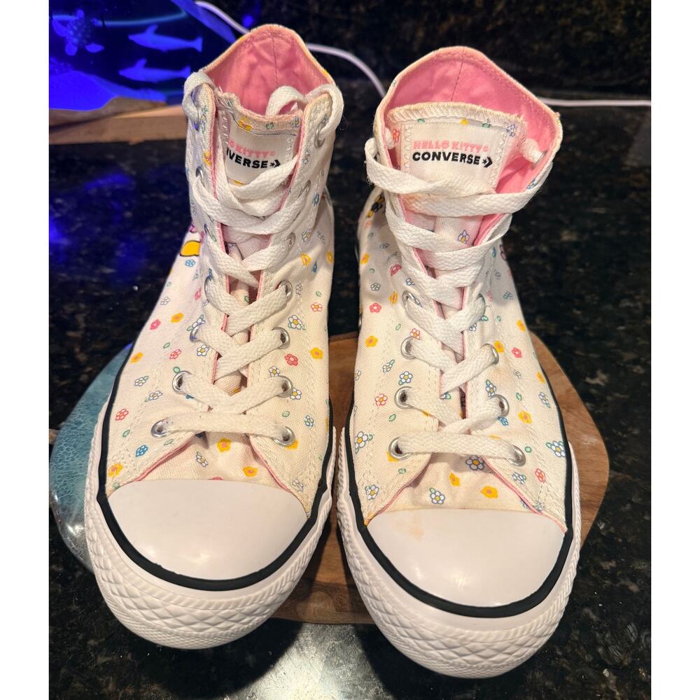 Converse Hello Kitty Women’s Sneakers Size 6 .No Box